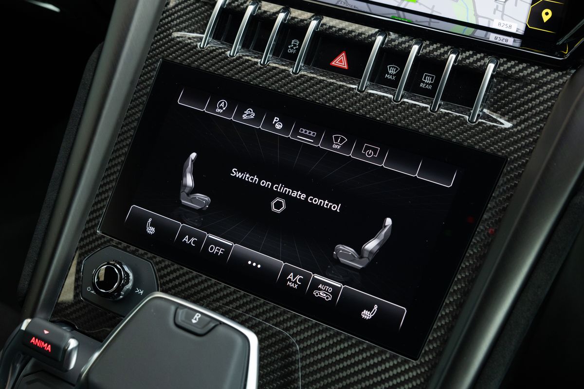 2024 Lamborghini Urus Performante
