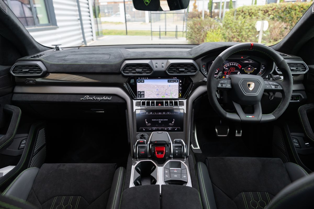 2024 Lamborghini Urus Performante
