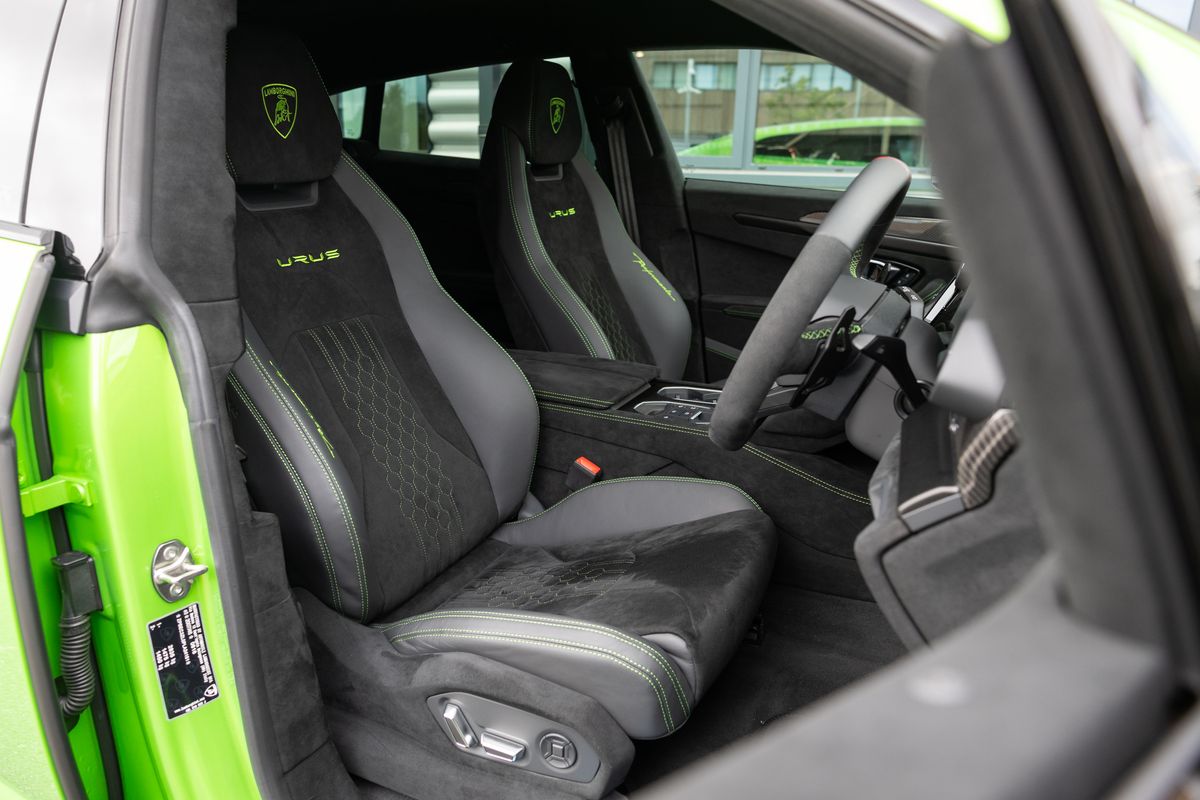 2024 Lamborghini Urus Performante