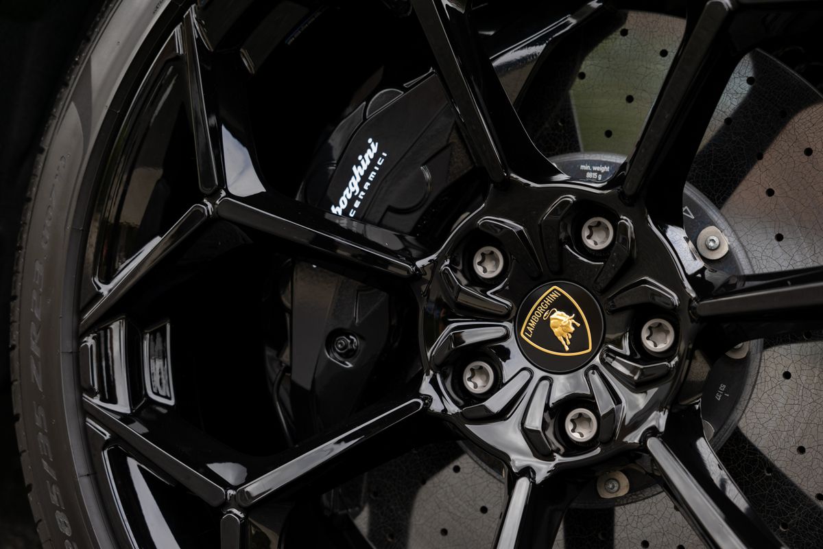 2024 Lamborghini Urus Performante