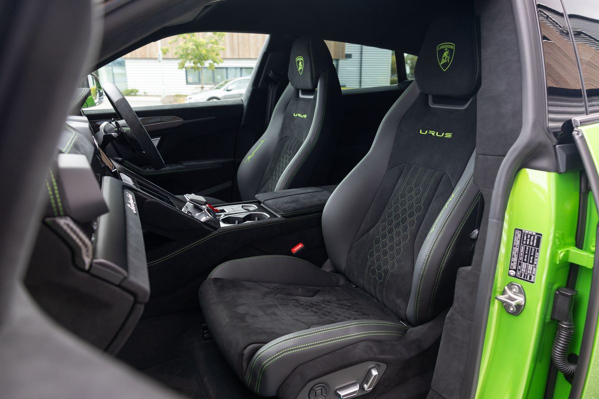 2024 Lamborghini Urus Performante