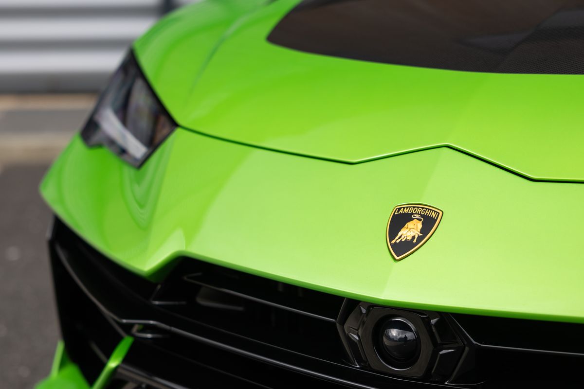 2024 Lamborghini Urus Performante