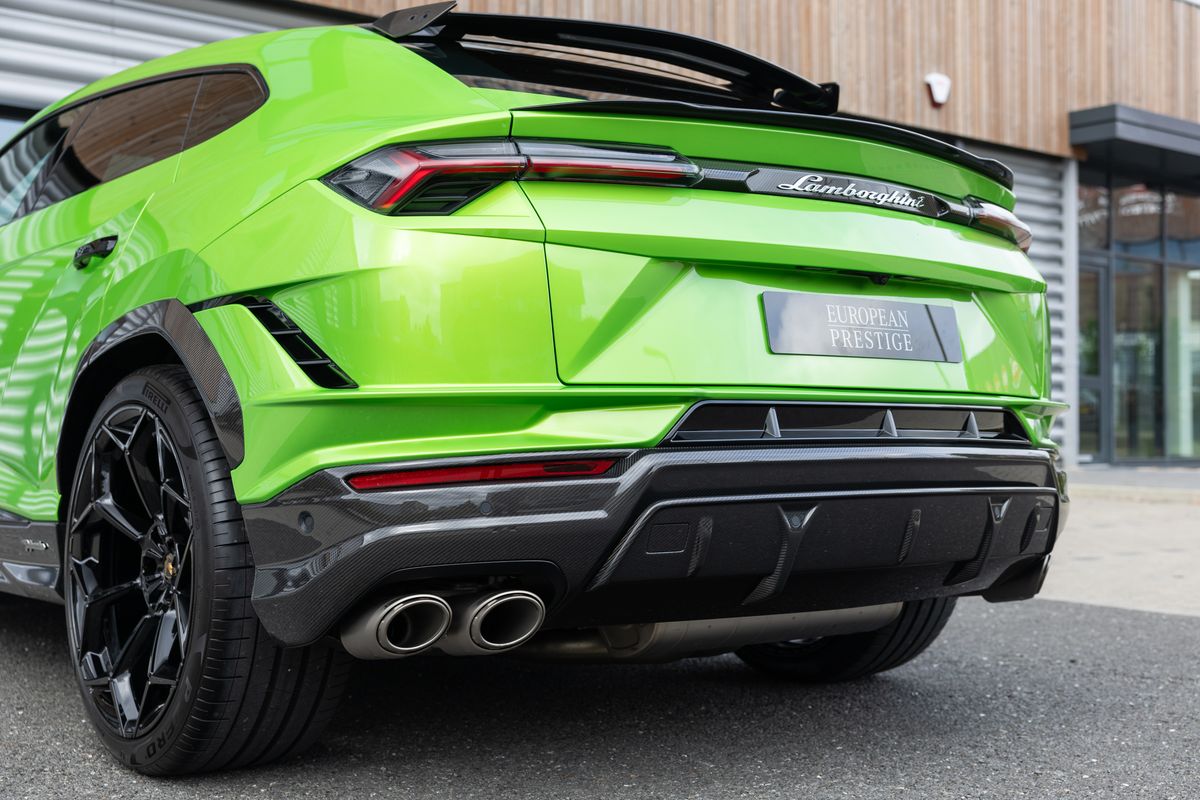 2024 Lamborghini Urus Performante