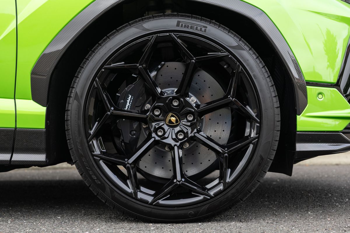 2024 Lamborghini Urus Performante