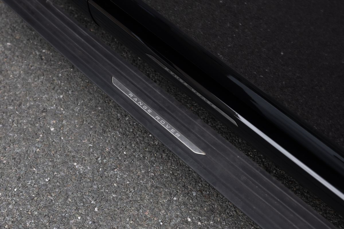 2023 Land Rover Range Rover P550e Autobiography