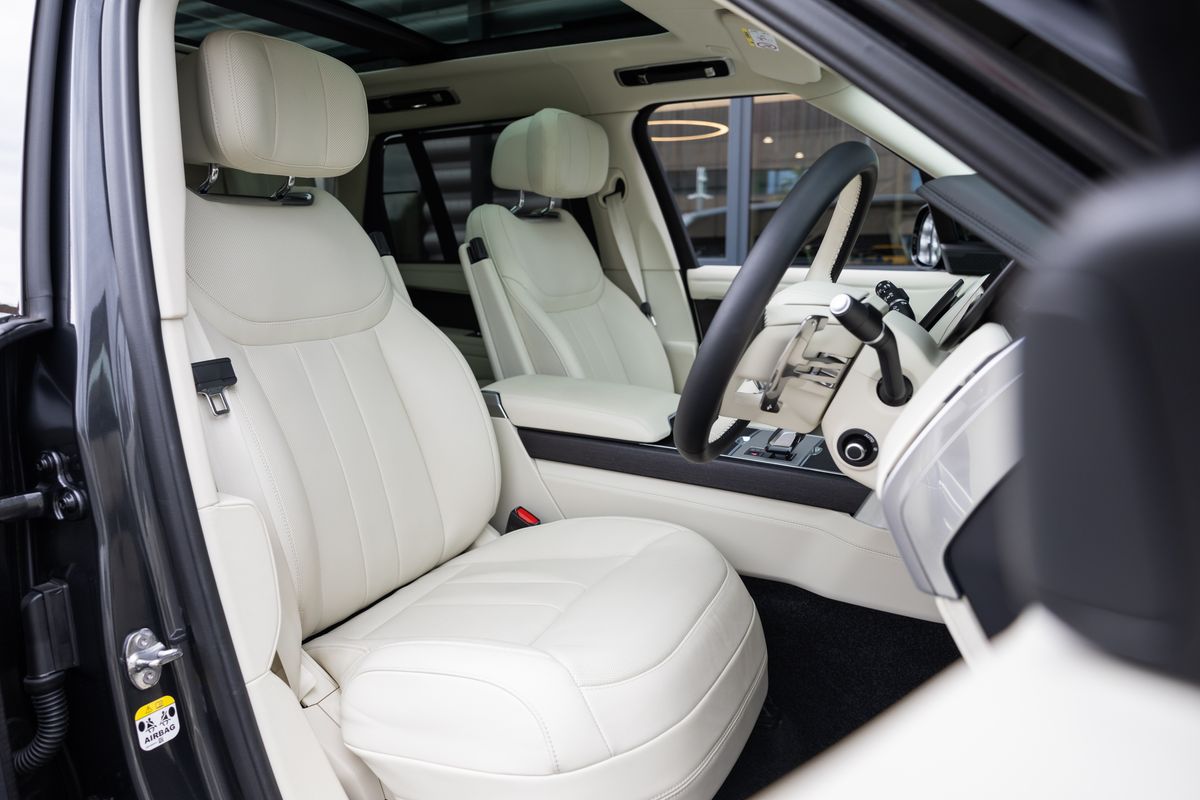 2023 Land Rover Range Rover P550e Autobiography