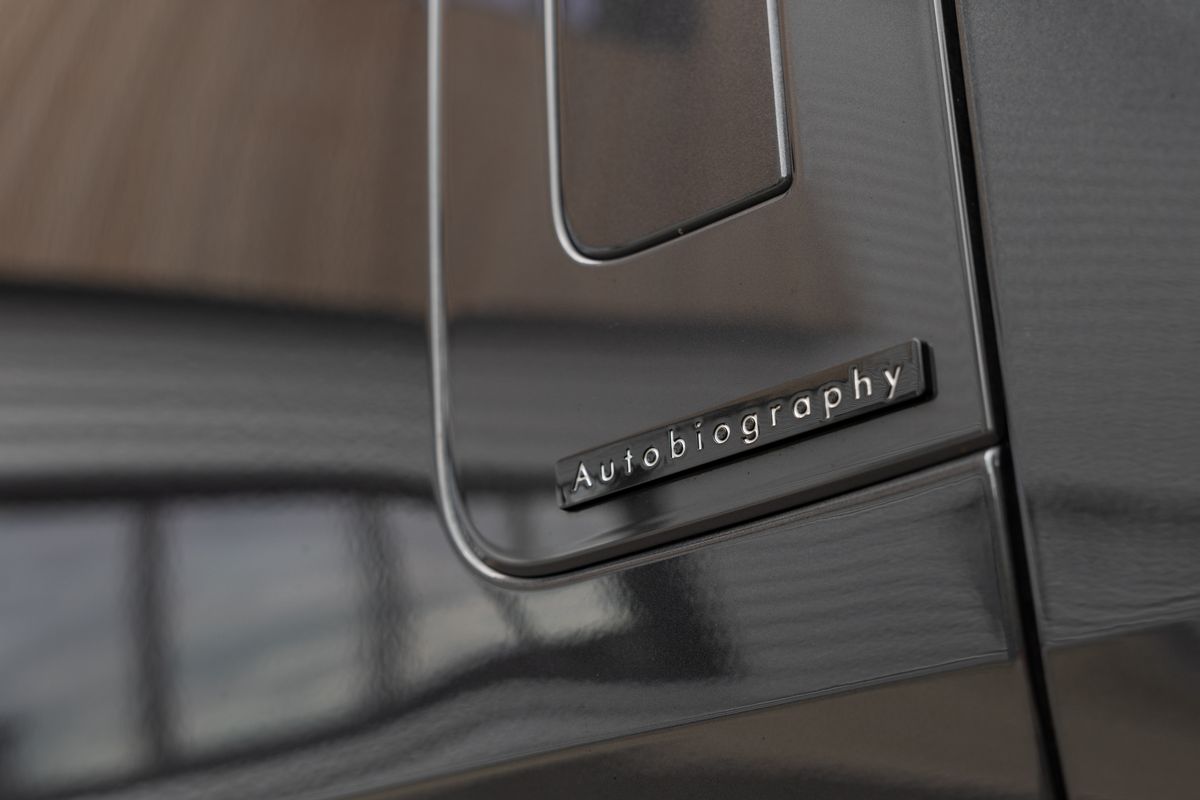 2023 Land Rover Range Rover P550e Autobiography