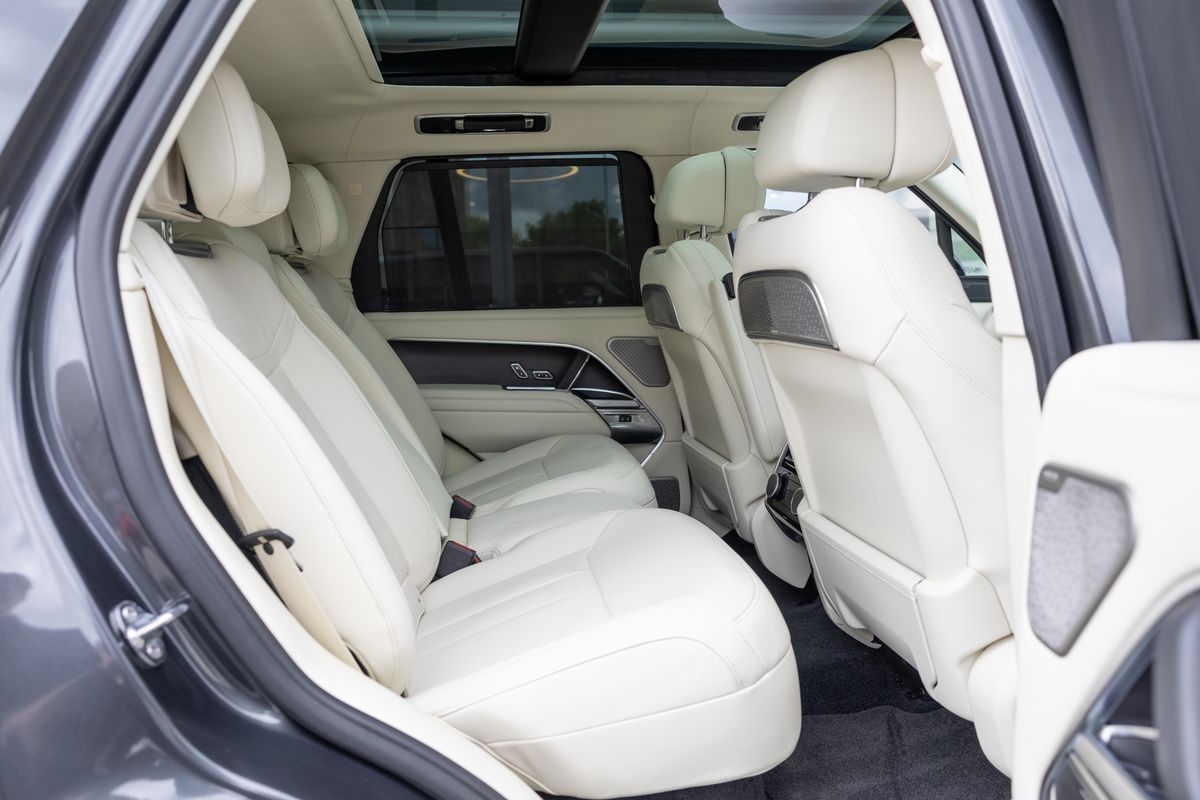 2023 Land Rover Range Rover P550e Autobiography