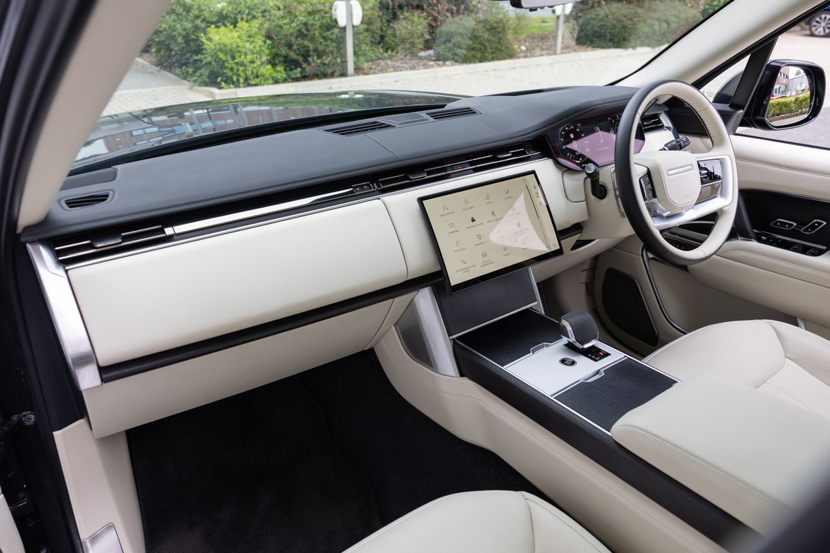 2023 Land Rover Range Rover P550e Autobiography