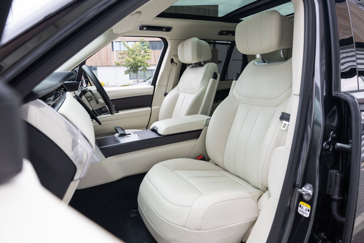 2023 Land Rover Range Rover P550e Autobiography
