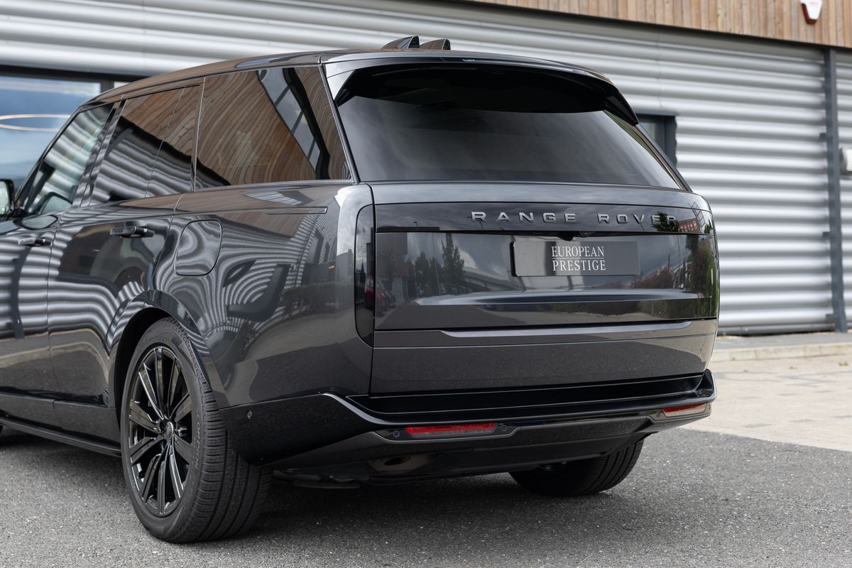 2023 Land Rover Range Rover P550e Autobiography