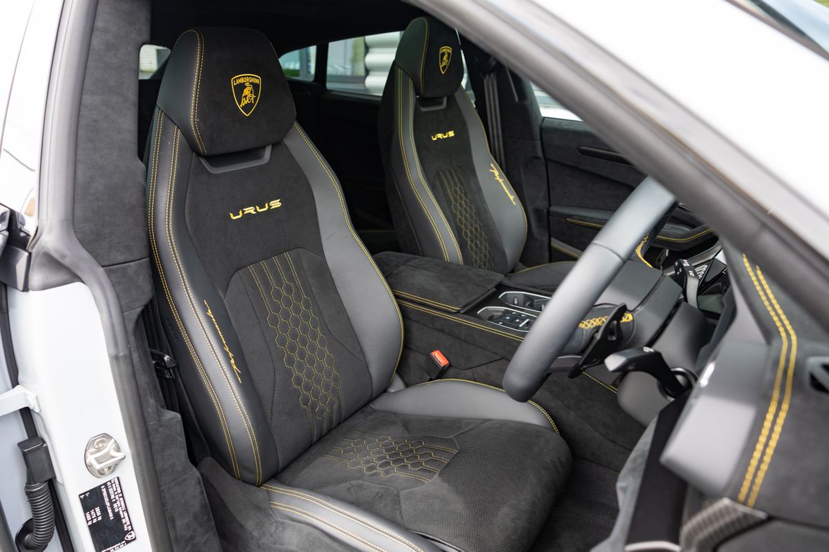 2023 Lamborghini Urus Performante