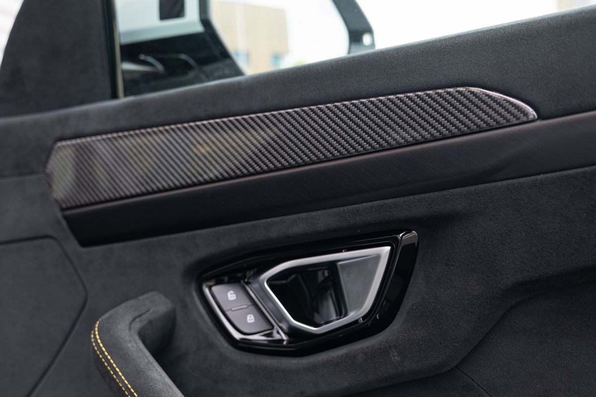 2023 Lamborghini Urus Performante