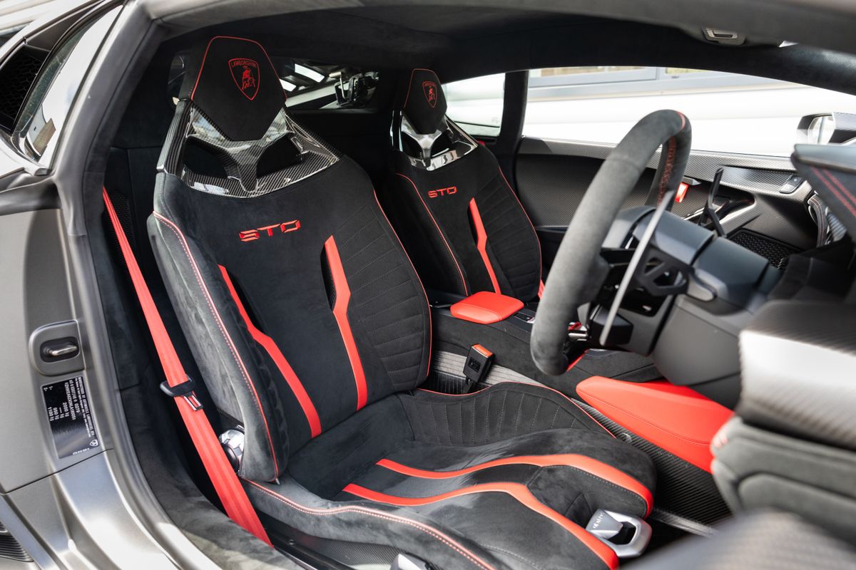 2022 Lamborghini Huracan STO