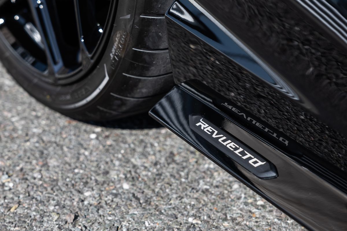 2024 Lamborghini Revuelto