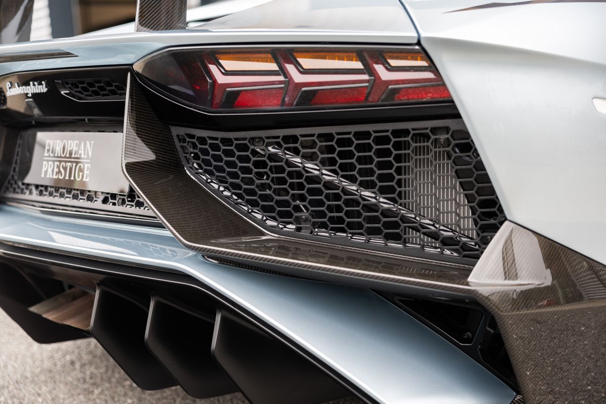 2016 Lamborghini Aventador SV Roadster