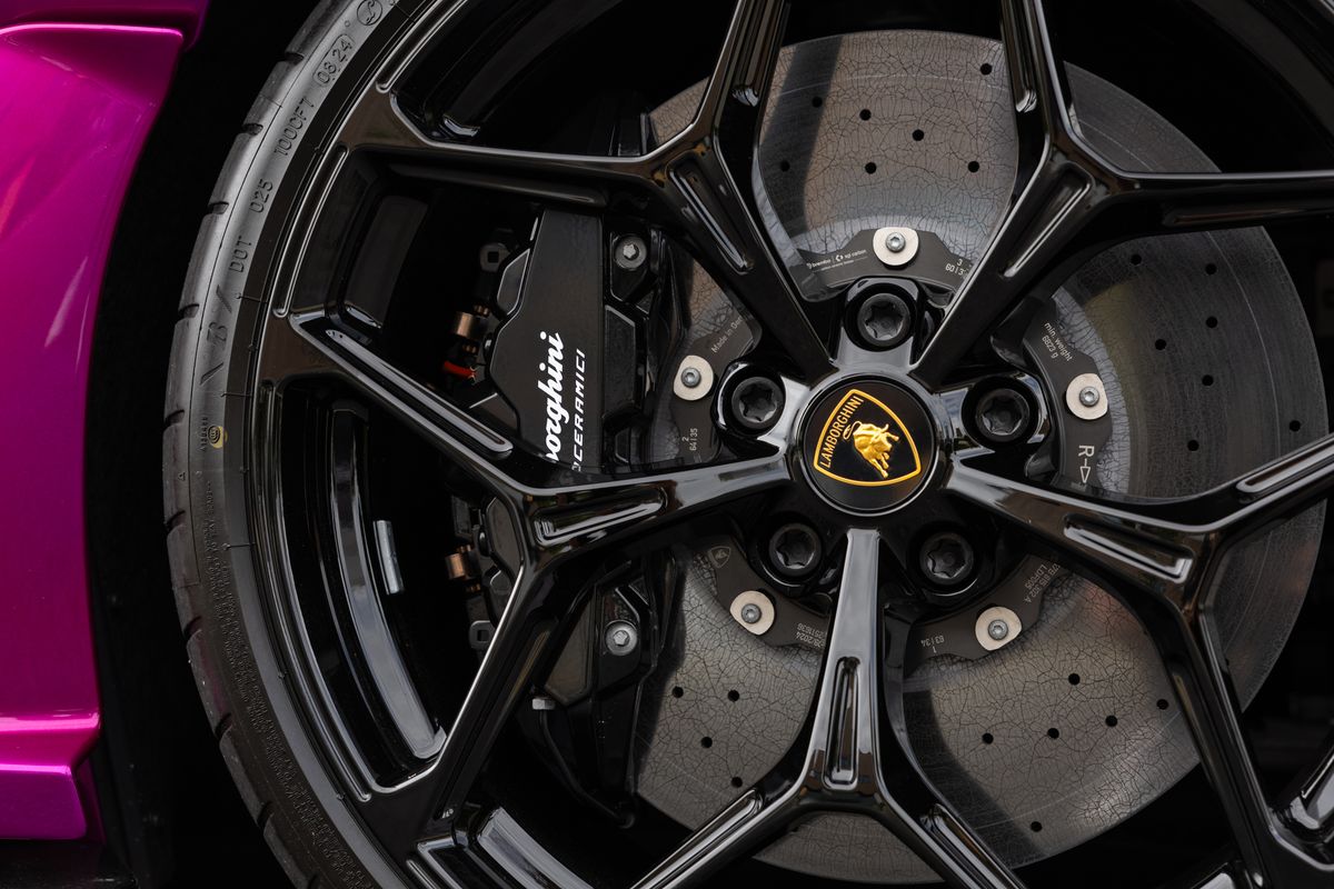 2024 Lamborghini Revuelto