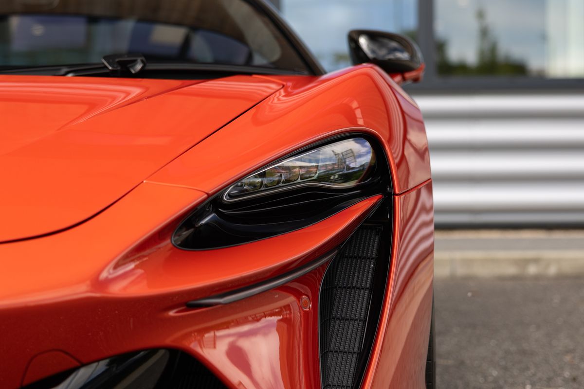 2022 McLaren Artura Performance