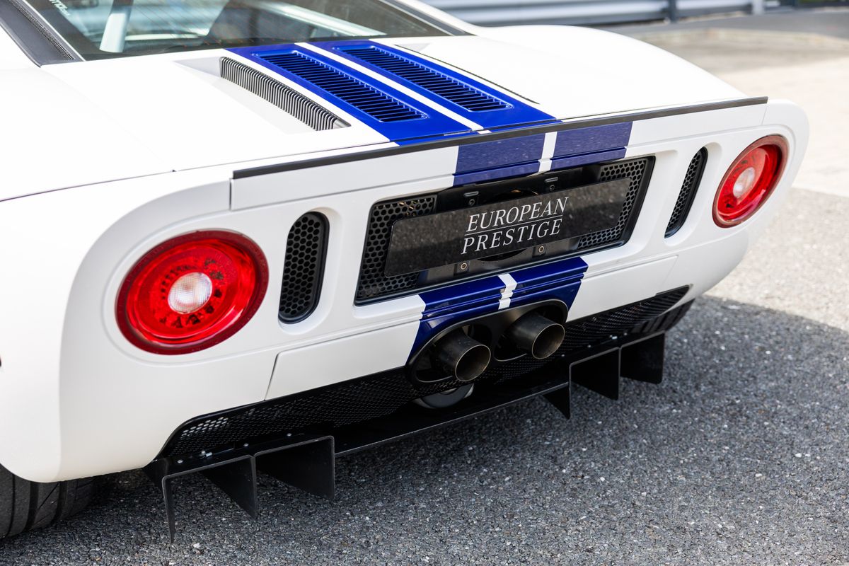 2004 Ford GT