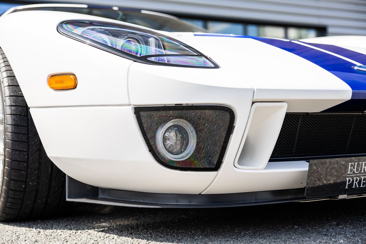 2004 Ford GT