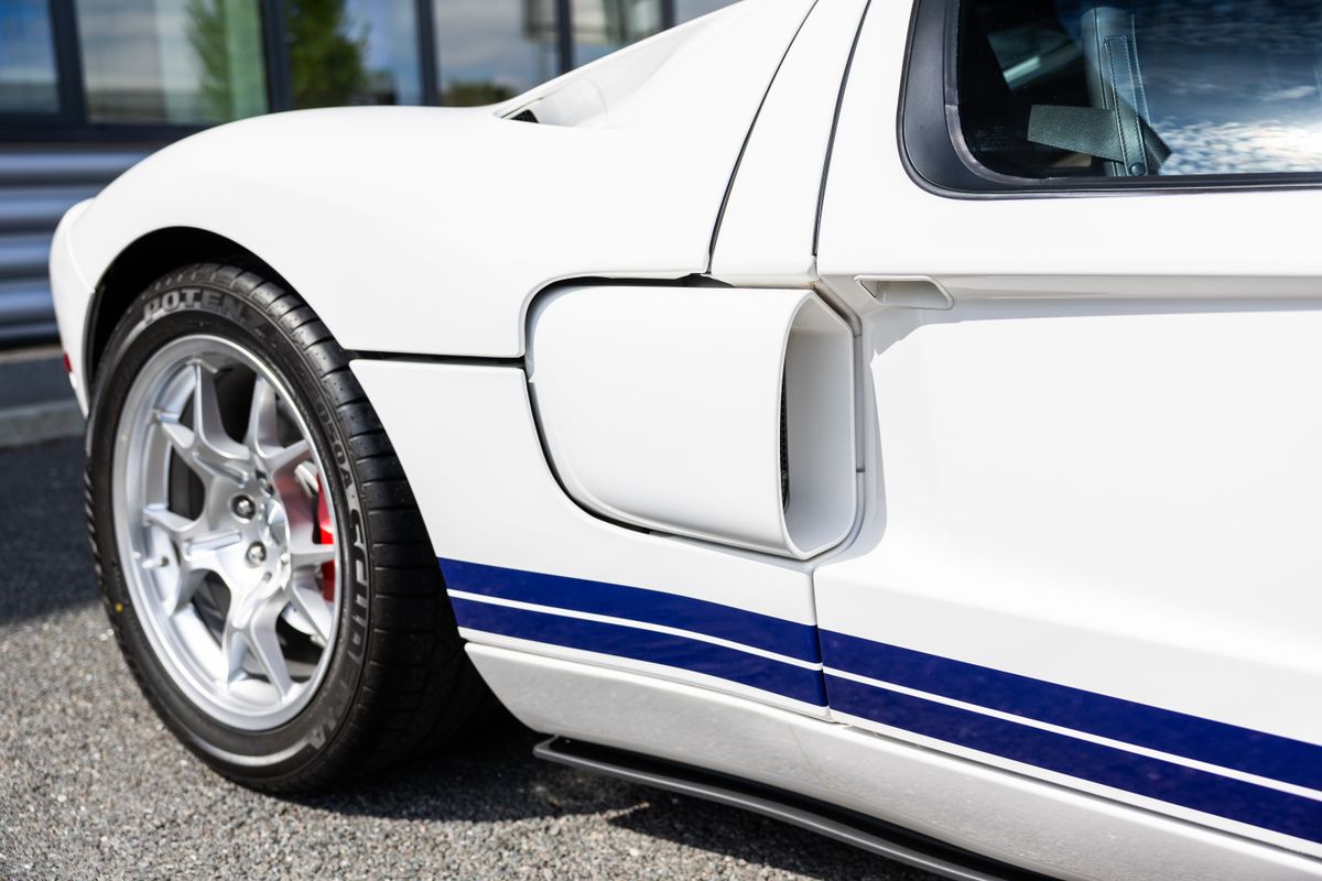 2004 Ford GT