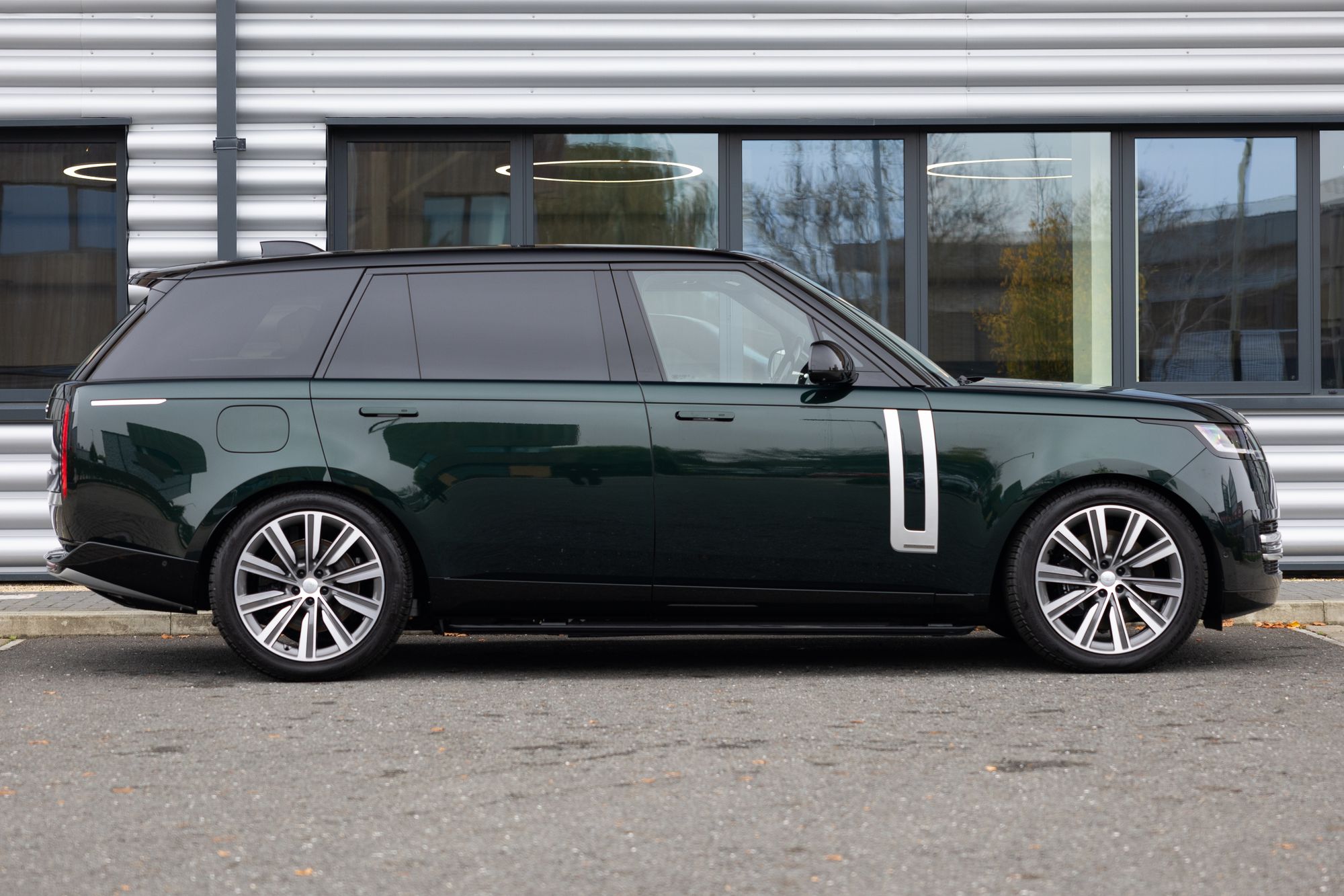 Full Fender and Mirror Kit | LAND ROVER RANGE ROVER LWB 2024 Full Fender and Mirror Kit | LAND ROVER RANGE ROVER LWB 2024