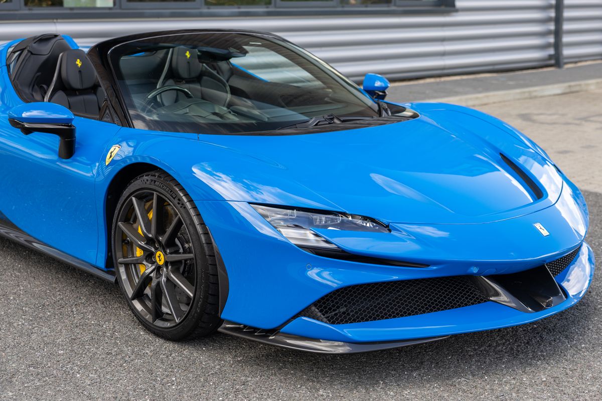 2023 Ferrari SF90 Spider