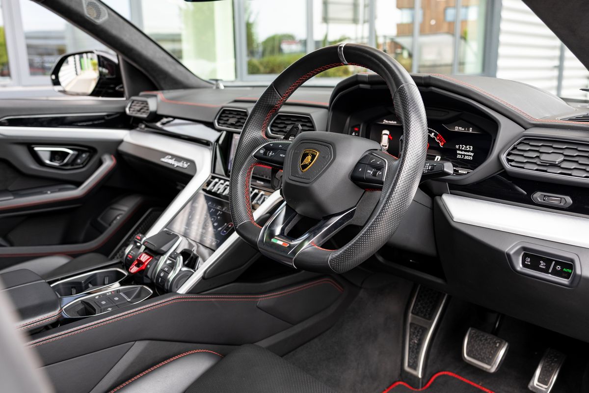 2022 Lamborghini Urus