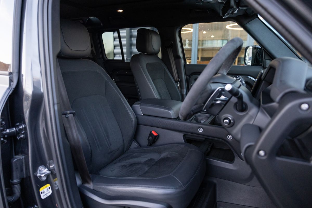 2023 Land Rover Defender 110 V8 Carpathian Edition