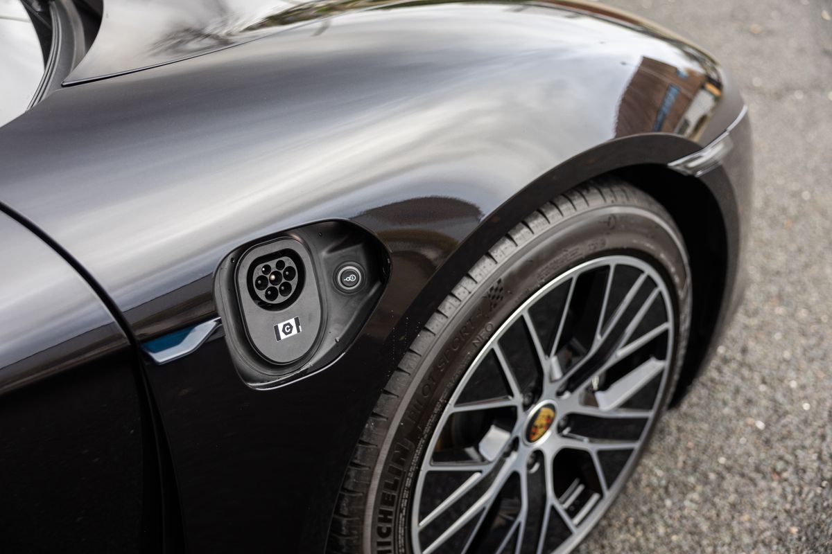 2023 Porsche Taycan Performance Plus