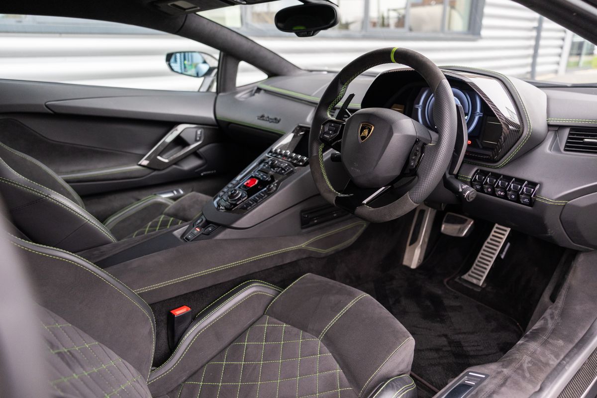2017 Lamborghini Aventador S