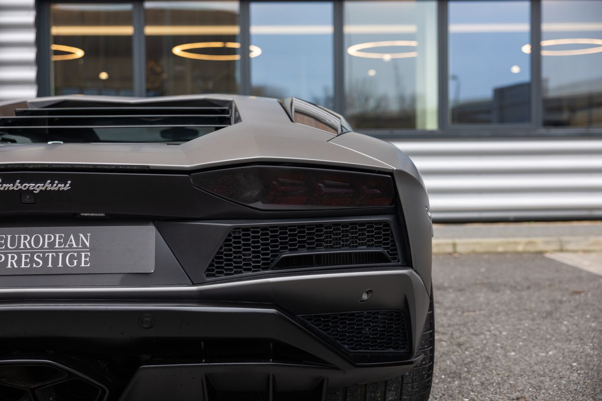 2017 Lamborghini Aventador S