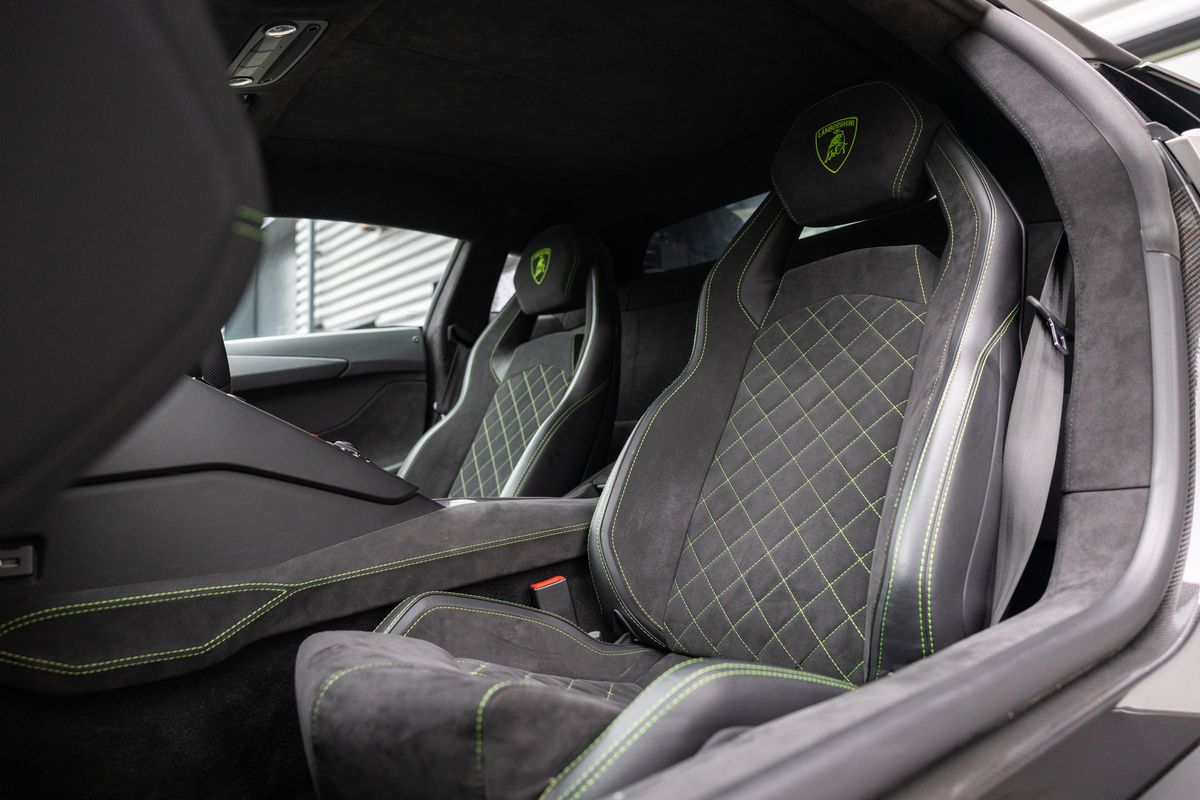 2017 Lamborghini Aventador S