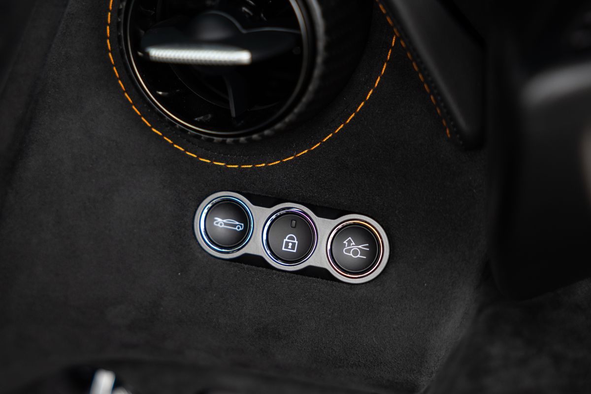 2024 McLaren 750S