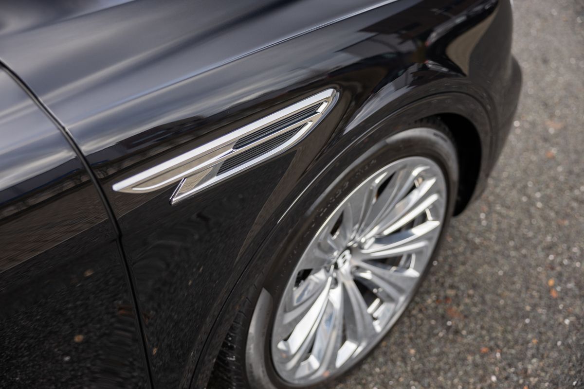 2023 Bentley Bentayga EWB Azure First Edition