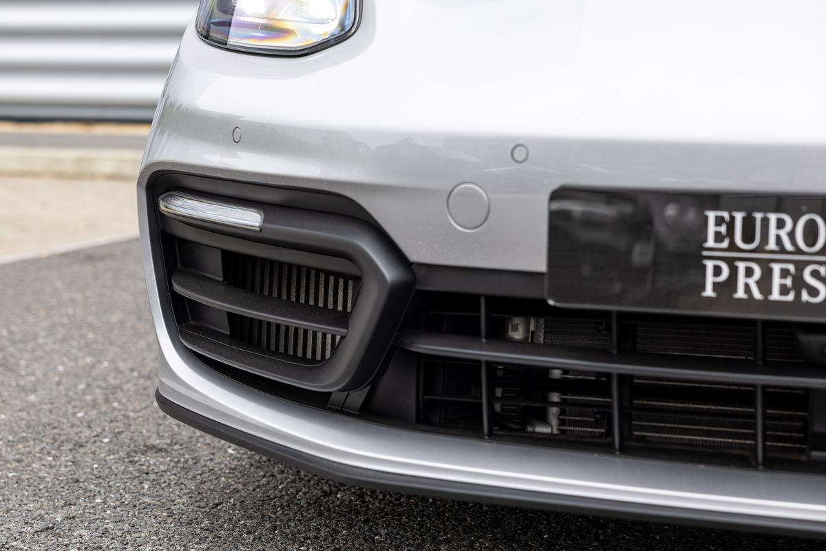 2022 Porsche Panamera 4S Saloon