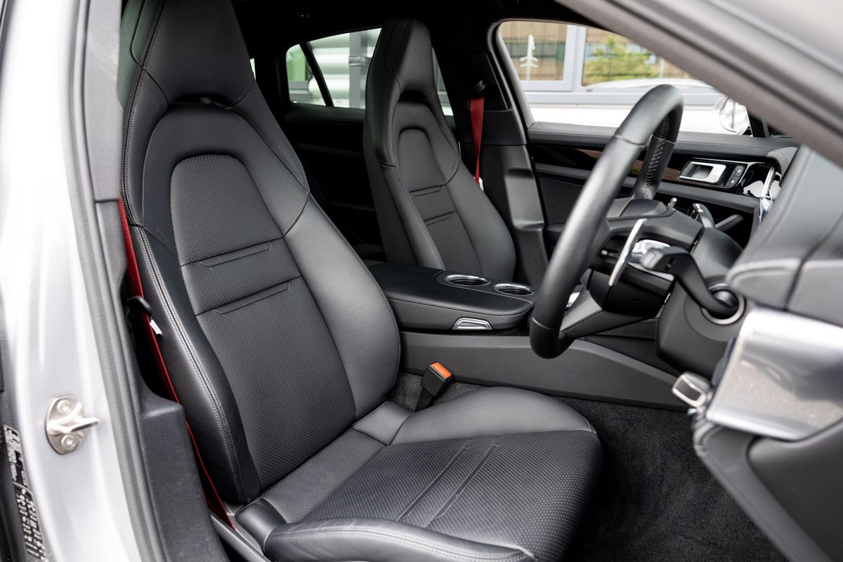 2022 Porsche Panamera 4S Saloon