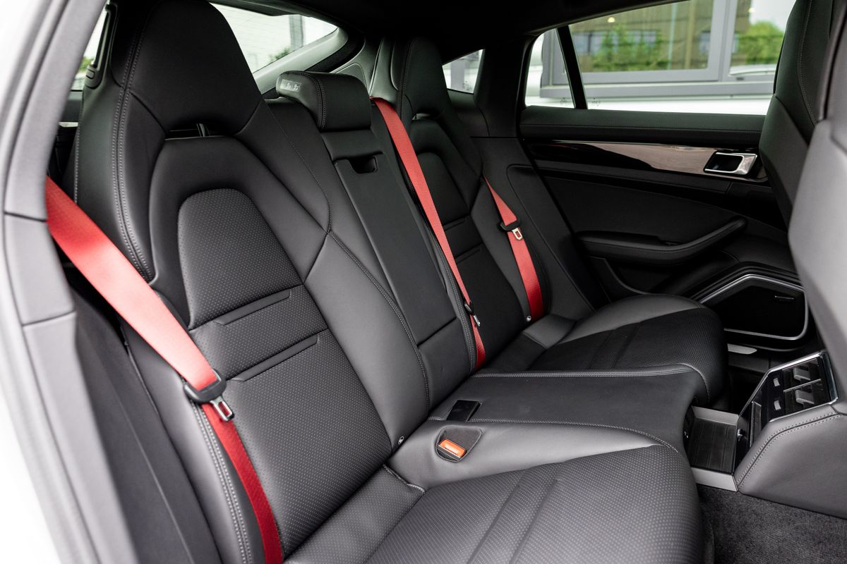 2022 Porsche Panamera 4S Saloon