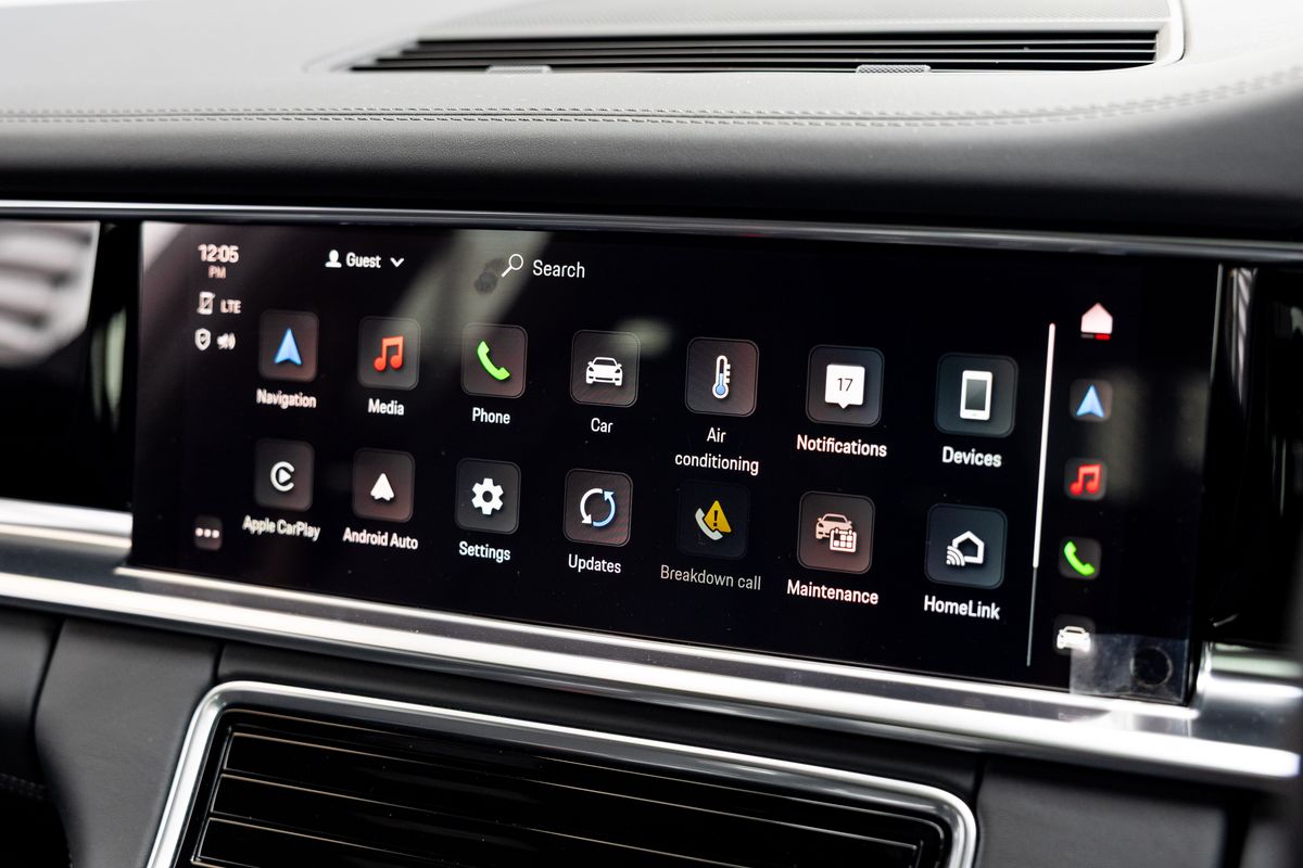2022 Porsche Panamera 4S Saloon