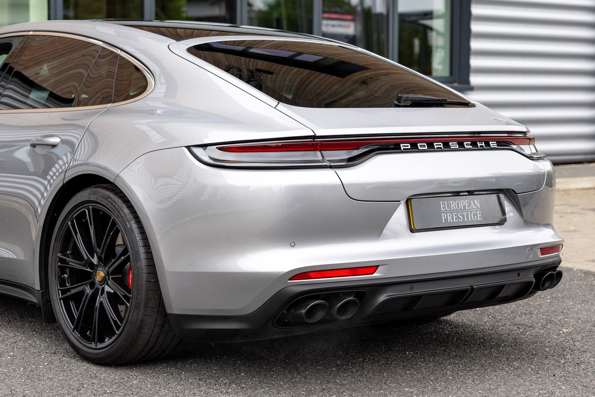 2022 Porsche Panamera 4S Saloon