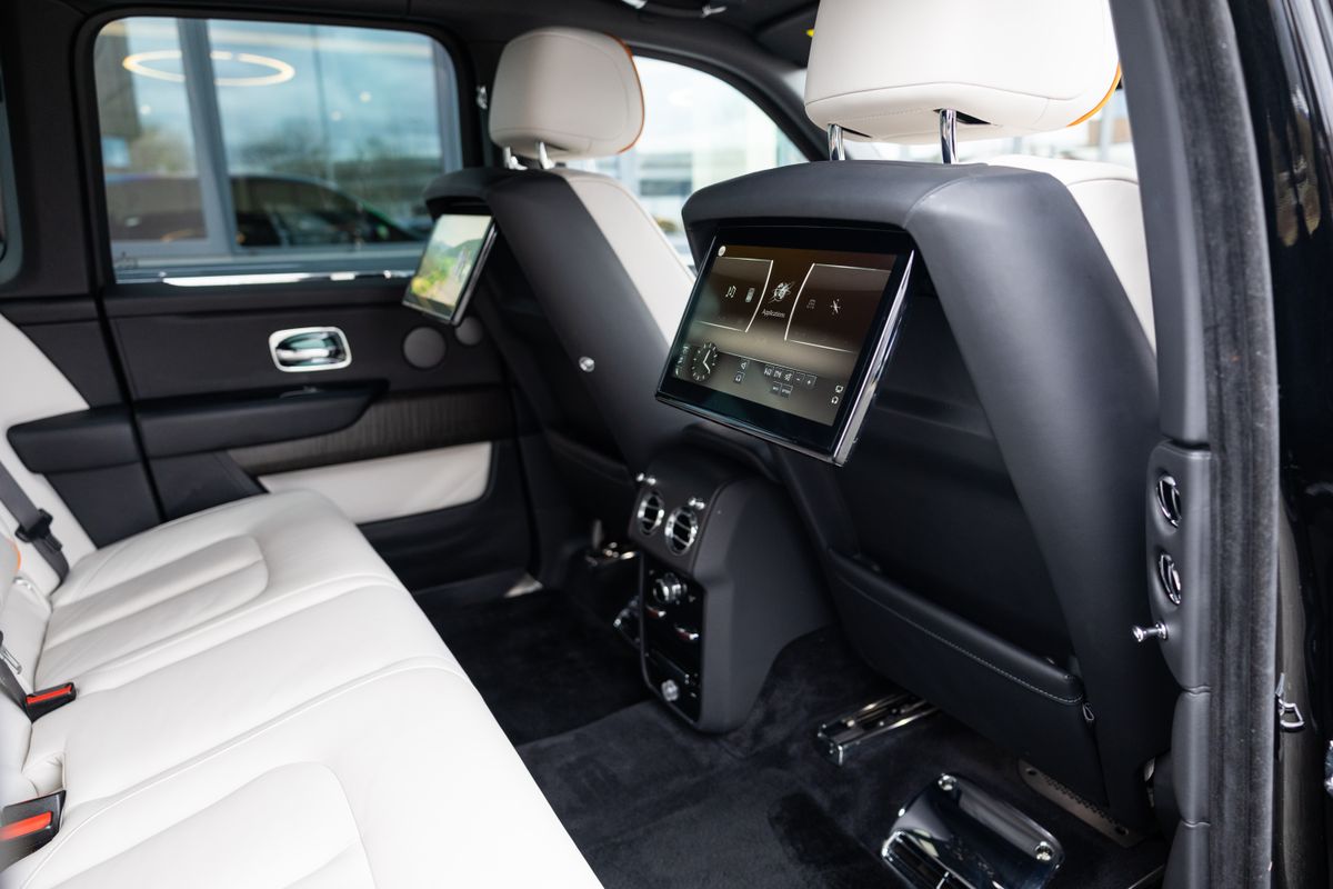 2021 Rolls-Royce Cullinan Urban Widetrack