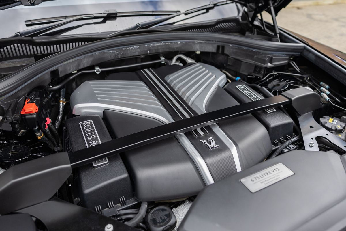 2021 Rolls-Royce Cullinan Urban Widetrack