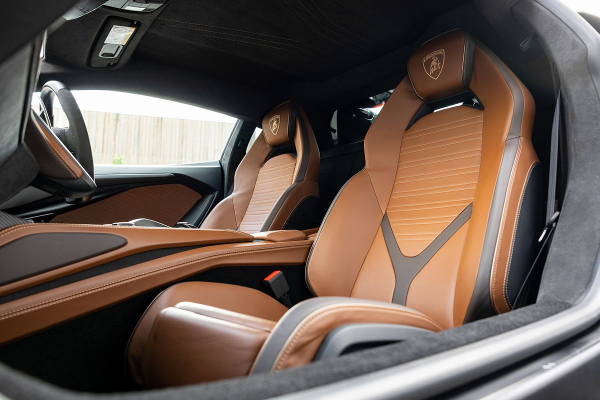 2024 Lamborghini Revuelto