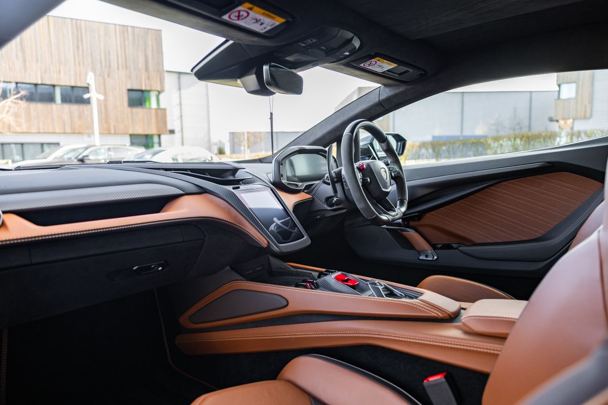 2024 Lamborghini Revuelto