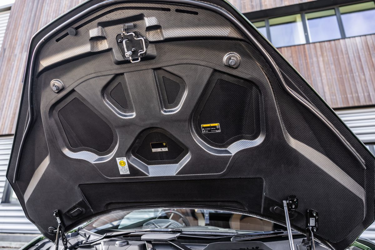 2024 Lamborghini Revuelto
