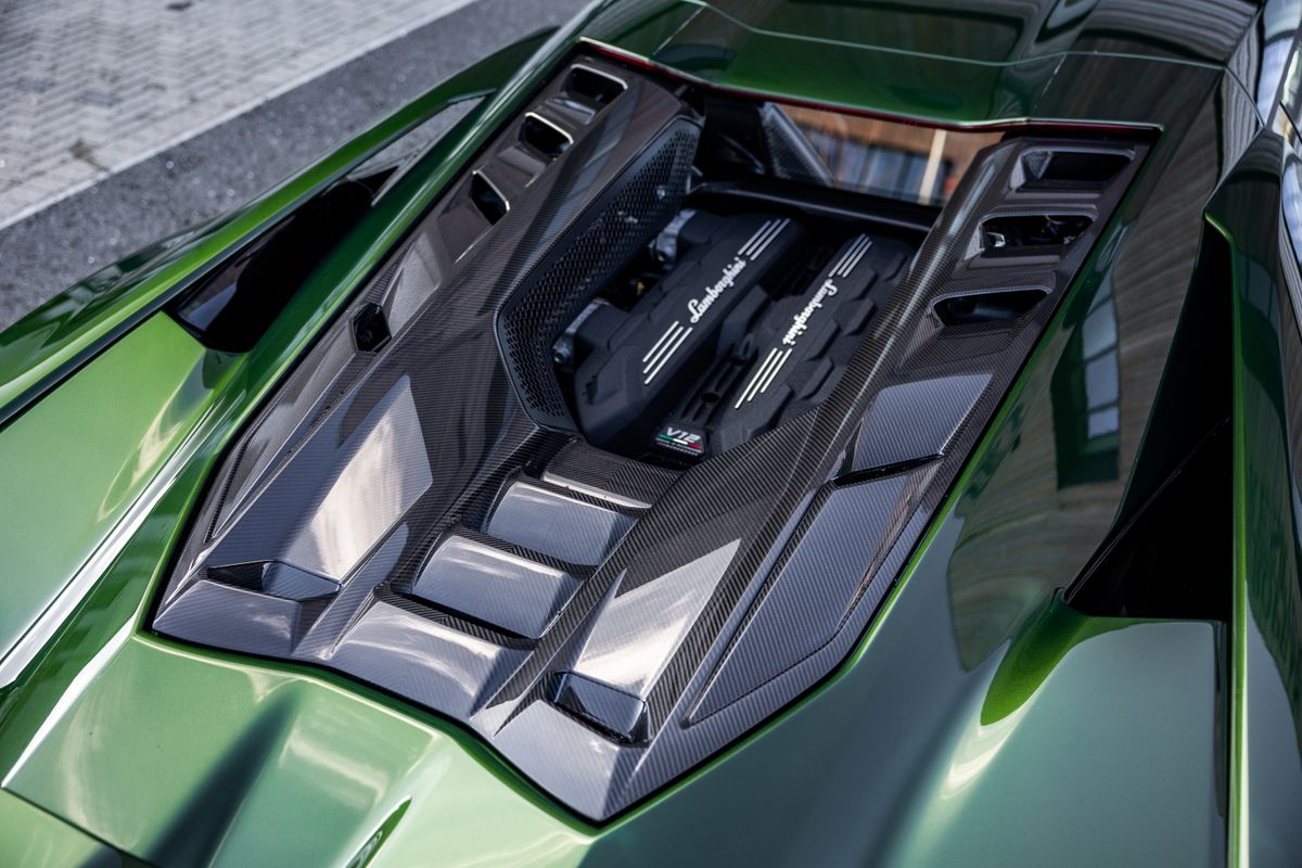 2024 Lamborghini Revuelto