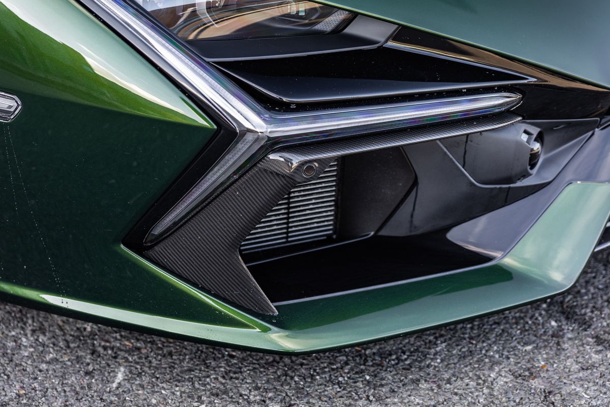 2024 Lamborghini Revuelto