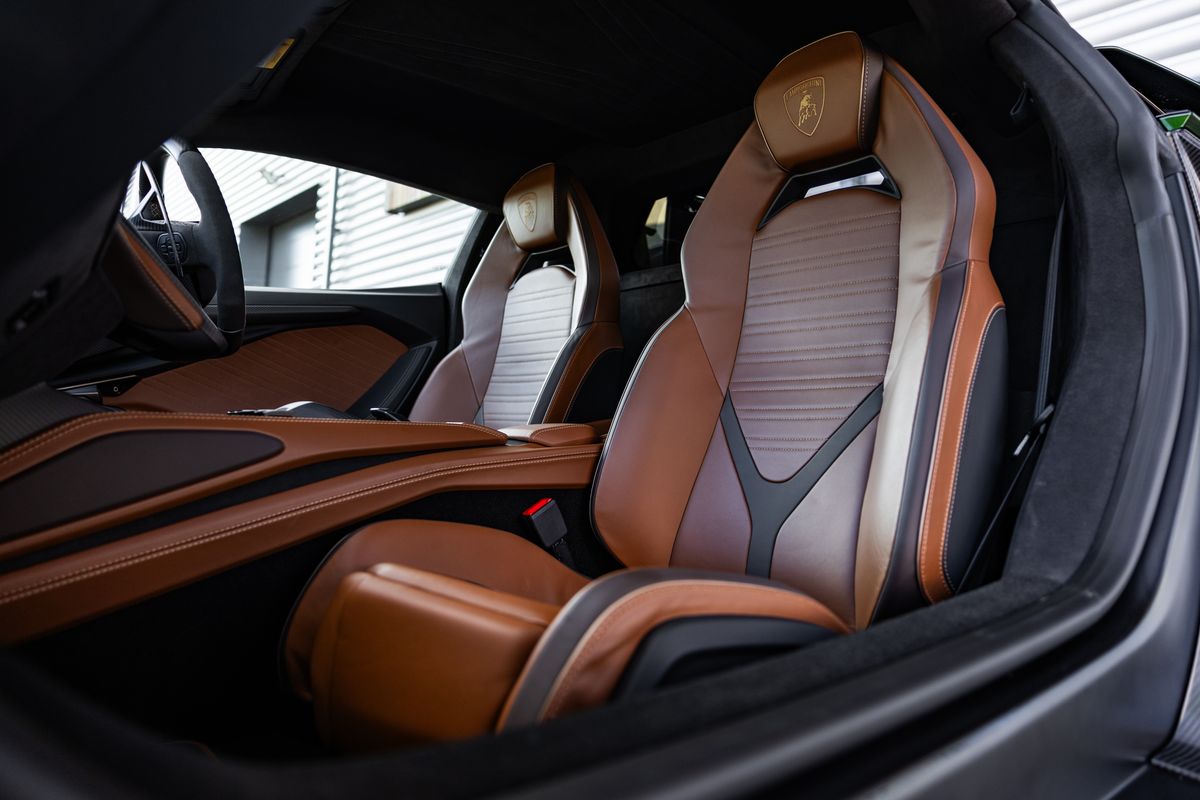 2024 Lamborghini Revuelto
