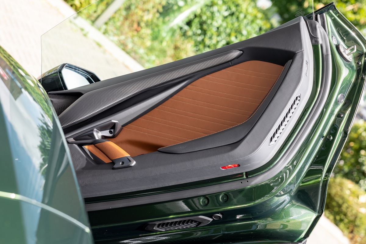 2024 Lamborghini Revuelto