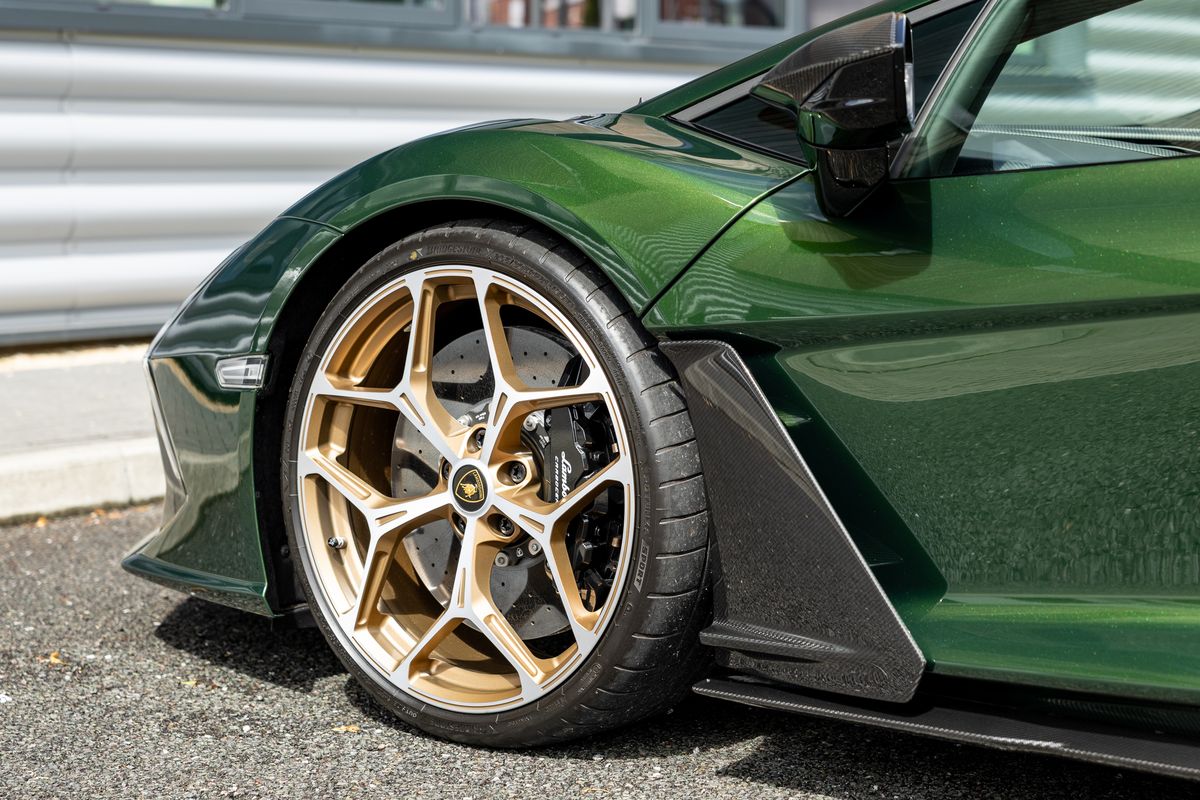 2024 Lamborghini Revuelto